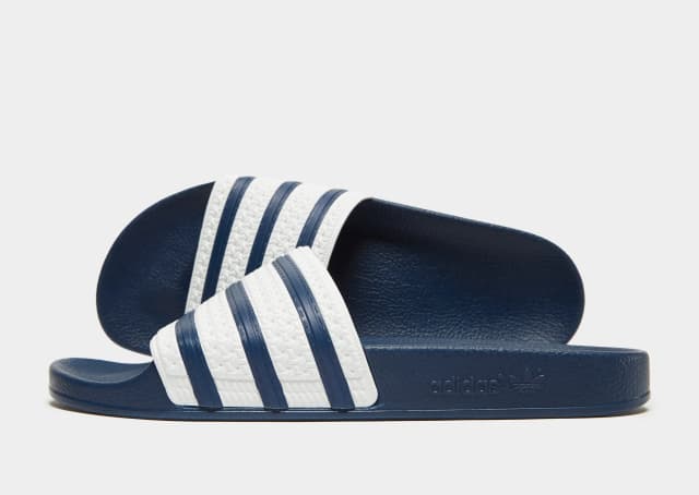 O Chinelo Masculino Adidas, modelo slide