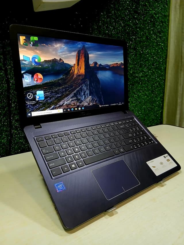 Asus VivoBook X543NA-GQ342T | 15" HD (1336x768) | Celeron N4020@1.10GHz | 4GB | 1024 HDD | Placa Gráfica Intel
